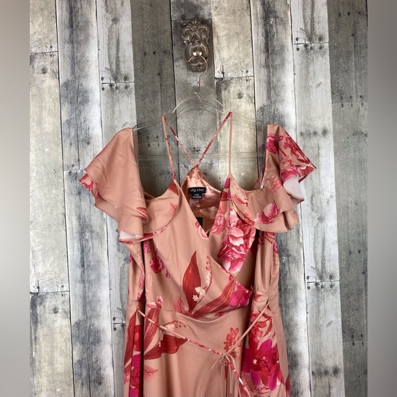 NWT City Chic Maxi Elegant Ruffle Dress in Elegant Floral Pink Size 18 Plus. - Picture 5 of 15